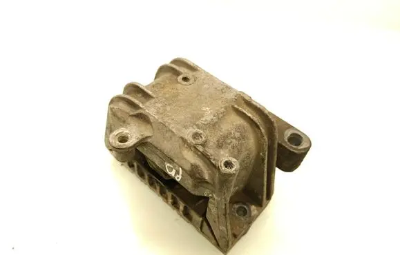 Volkswagen Golf V Engine mount bracket 1K0199262K