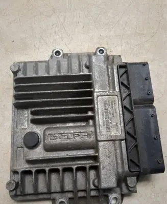 KIA Carens II Engine control unit/module 391044X910 R0412C001F