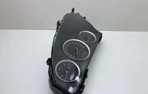 Mercedes-Benz C W204 Speedometer (instrument cluster) A2049006600 A2049014000 A2049023500