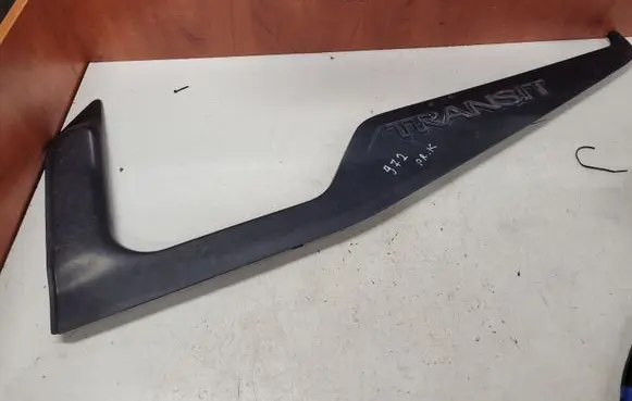Ford Transit Front door glass trim molding 6C16V22371AAW
