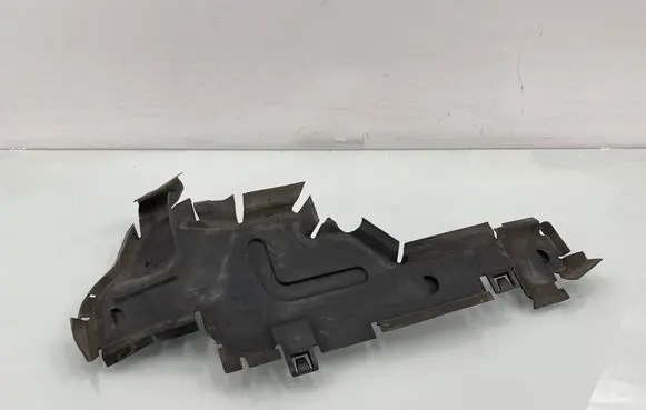 Audi Q7 4M Intercooler air guide/duct channel 4M0121284 602323