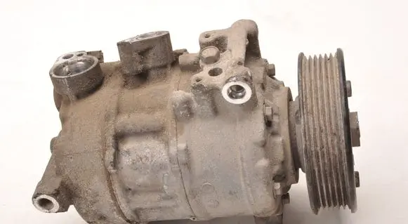 Volkswagen Golf VII Air conditioning (A/C) compressor (pump) 5Q0820803F