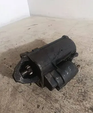 Volkswagen PASSAT B5 Starter motor 068911024E D7R33 1368YGB