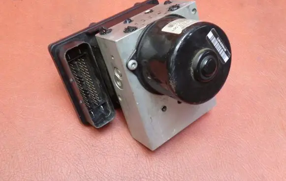 Mercedes-Benz C W203 ABS Pump A0054314312