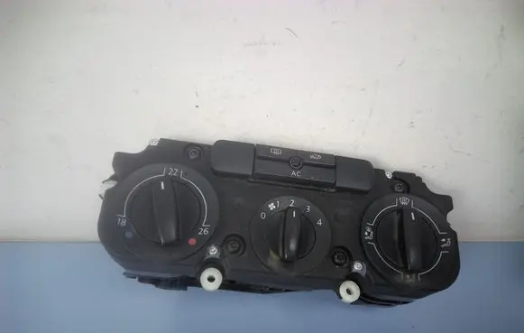 Volkswagen Golf V Climate control unit 1K2820045B
