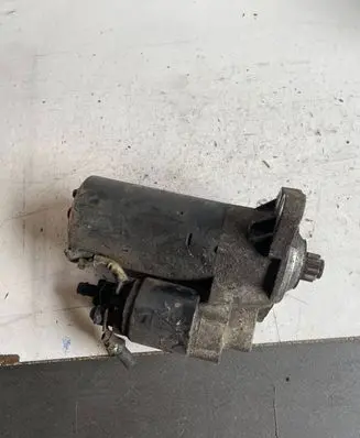 Volkswagen Caddy Starter motor 020911024A