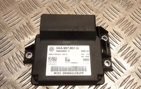 Volkswagen PASSAT B7 Hand brake control module 3AA907801G