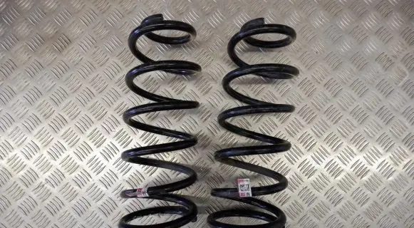 Toyota Highlander XU70 Rear coil spring 482310E730