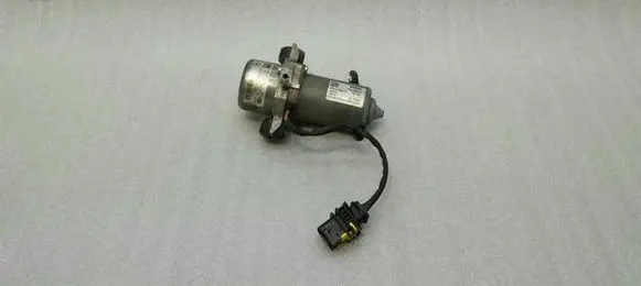 Mercedes-Benz C W205 Vacuum pump A0004303832