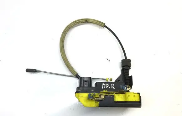 Volvo S60 Front door lock 8650547