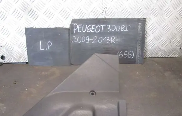 Peugeot 3008 I Dashboard glove box trim 9685689377