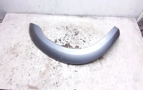 Ford Ranger Front arch trim UR8951W21
