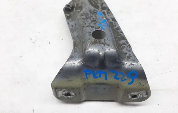 Volkswagen Golf V Fender mounting bracket 1K6821136