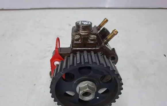Opel Antara Fuel injection high pressure pump S27612122 0445010180