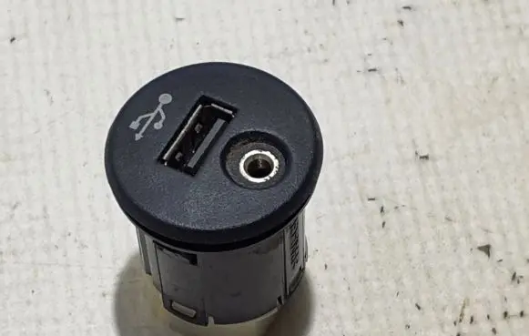 USB socket connector