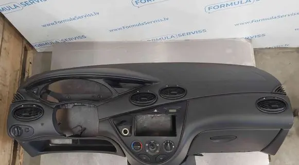 Ford Focus Dashboard 98AB18A636AE