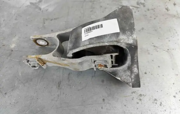 Volvo XC60 Engine mount bracket 31480564 31330592