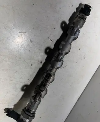 Nissan X-Trail T31 Fuel main line pipe 175217750R