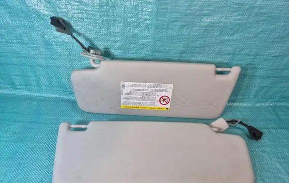 Volkswagen Golf VII Sun visor