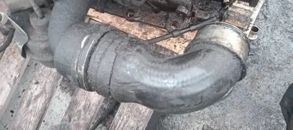 Intercooler hose/pipe