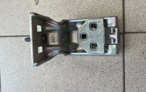 Opel Movano B Loading door upper hinge 844000013R 1C0523