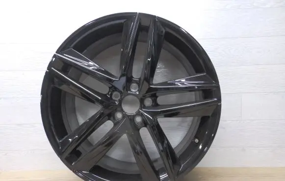 R18 alloy rim