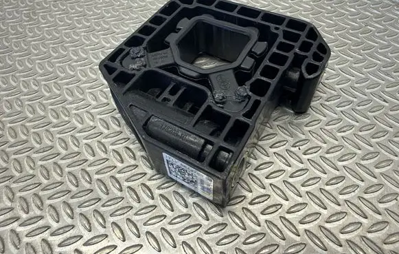 BMW X3 G01 Radiator mount bracket 8642753 17118642753