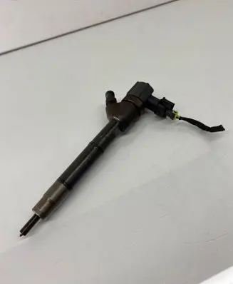 Hyundai i40 Fuel injector 0445110411 338002A800