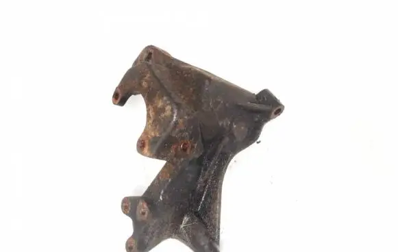 Audi 100 S4 C4 Engine mounting bracket 