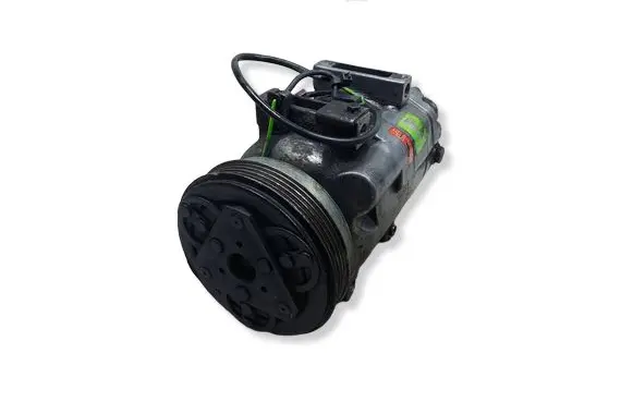 Volkswagen PASSAT B5 Air conditioning (A/C) compressor (pump) 8D0260805KASACJA 8D0260805