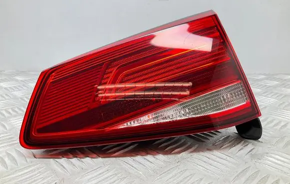 Volkswagen PASSAT B8 Tailgate rear/tail lights 3G9