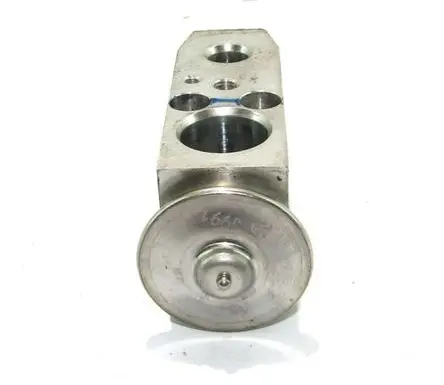 Nissan Qashqai Air conditioning (A/C) expansion valve 
