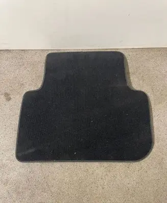 Volkswagen Tiguan Rear floor mat 5NB863011 19102015 2607201