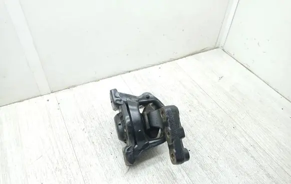 Peugeot 208 Engine mount bracket 9671185380
