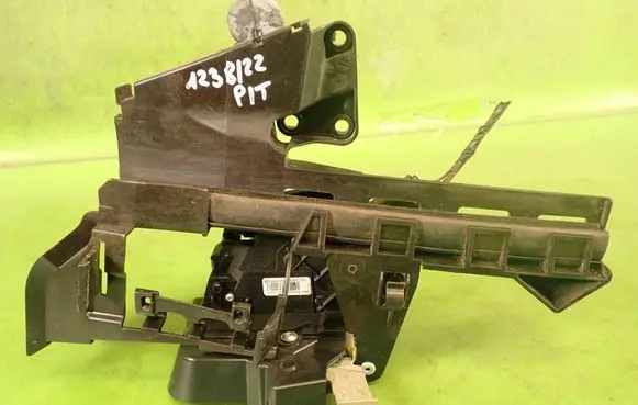 Ford Focus Rear door lock 4M5AA26412BE