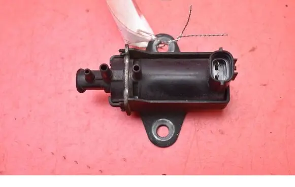 Toyota Corolla E120 E130 Vacuum valve 25819-27050