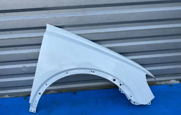 Audi Q3 F3 Fender 83A821092 0425Y96
