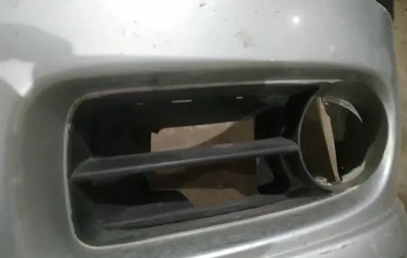 Nissan Almera Tino Front bumper lower grill 