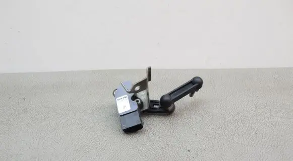Volvo XC90 Air suspension front height level sensor 31360329