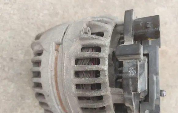 Skoda Yeti (5L) Generator/alternator 03F903023D