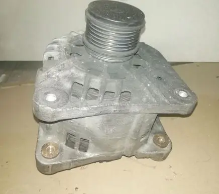 Renault Scenic I Generator/alternator SG12B081