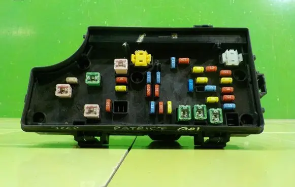 Jeep Patriot Fuse box set P04692207AG XP173