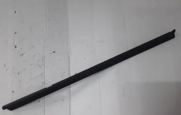 Volkswagen Golf VI Rear door glass trim molding 5K6839479