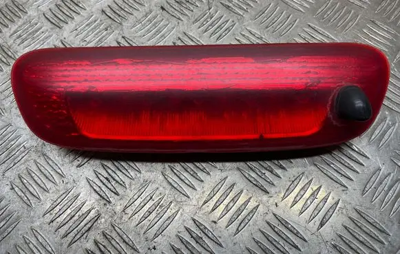 Hyundai Santa Fe Third/center stoplight 927502B000