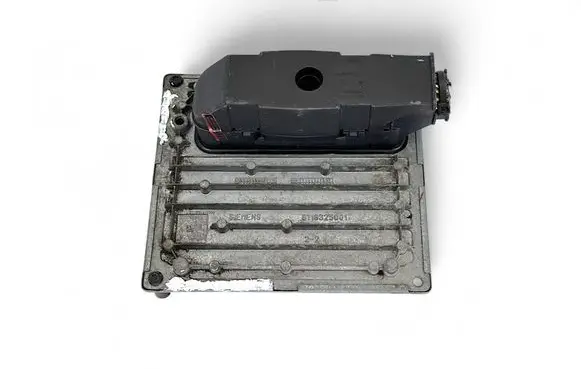 Ford Focus Engine control unit/module 5M5112A650GD 5M51-12A650-GD S118934103D