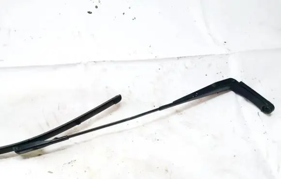 Volkswagen Jetta VI Front wiper blade arm 5c8955409