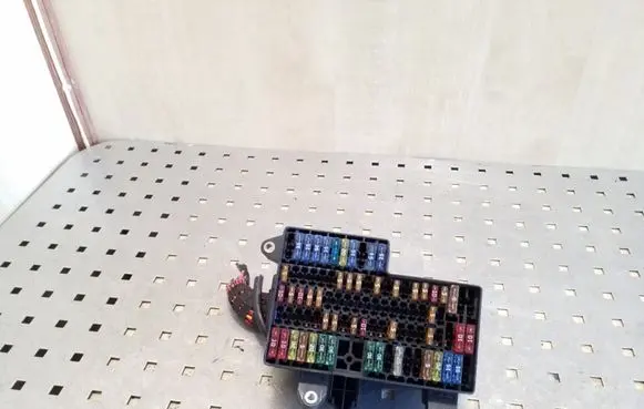 Volkswagen Phaeton Fuse box set