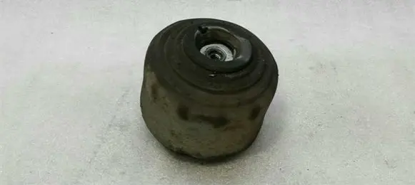 Mercedes-Benz CLK A209 C209 Engine mount bracket A2032401417