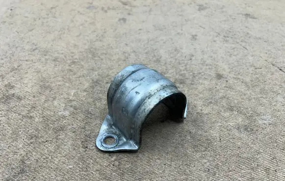 BMW 3 E46 Sway bar bush bracket, front 31351094552 1094552