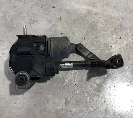 Volkswagen Touran I Front wiper linkage and motor 1T0955023E 1T0955119C